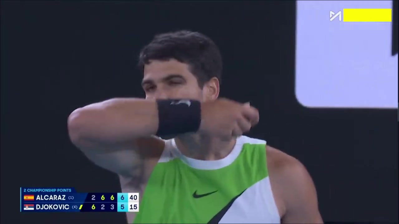 阿尔卡拉斯首夺澳网冠军！夺冠瞬间激动倒地抱头庆祝