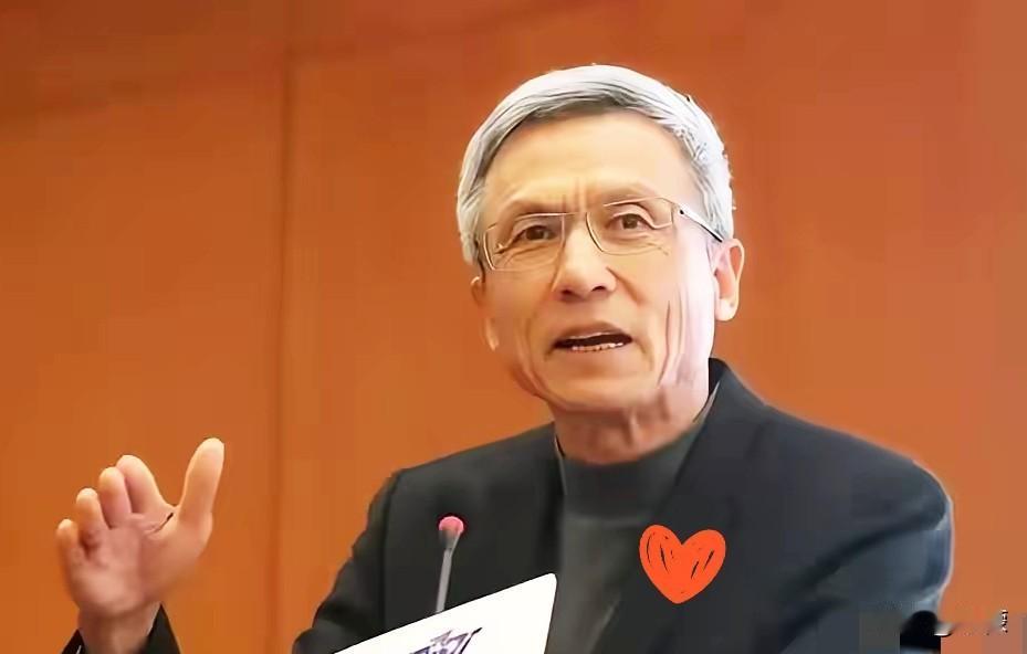 此人是所谓的经济学家，很早就鼓吹国有资产私有化，企业去行政化。如果他的梦想实