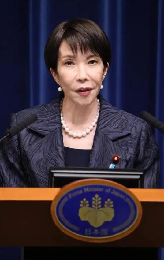 日本首相高市早苗正式宣布，1月23日上午，日本首相高市早苗带着全体阁僚