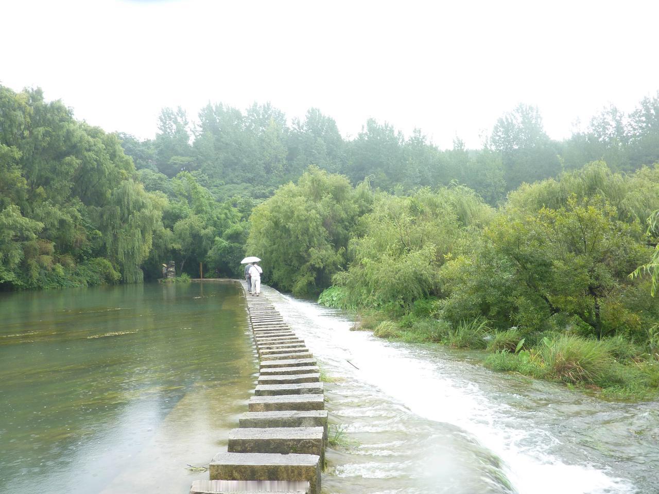 在和一个女生交往三年，一直不同意结婚。被她吊了三年后，我终于死心了，我知道他不会