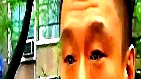 420万拍完全片，导演抱着母带跑断腿都没人要。当时孙红雷单集片酬才1000块，穷得天天骑着破摩托去片
