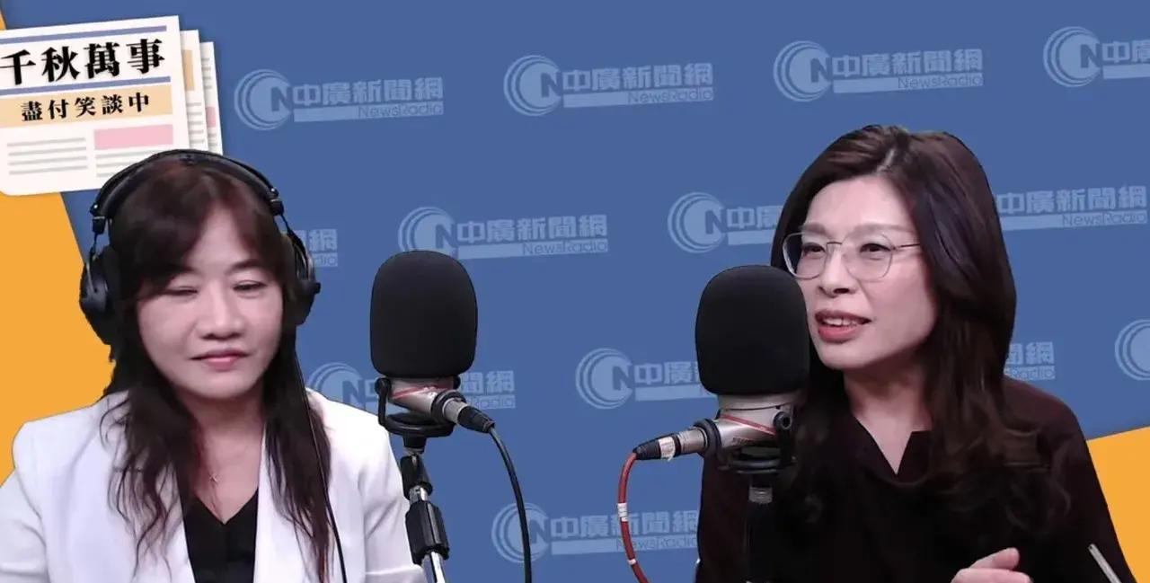 王浅秋在节目中爆料，她跟美在台协会的人查证，确认郑丽文访美规格没有郑丽文预期的那