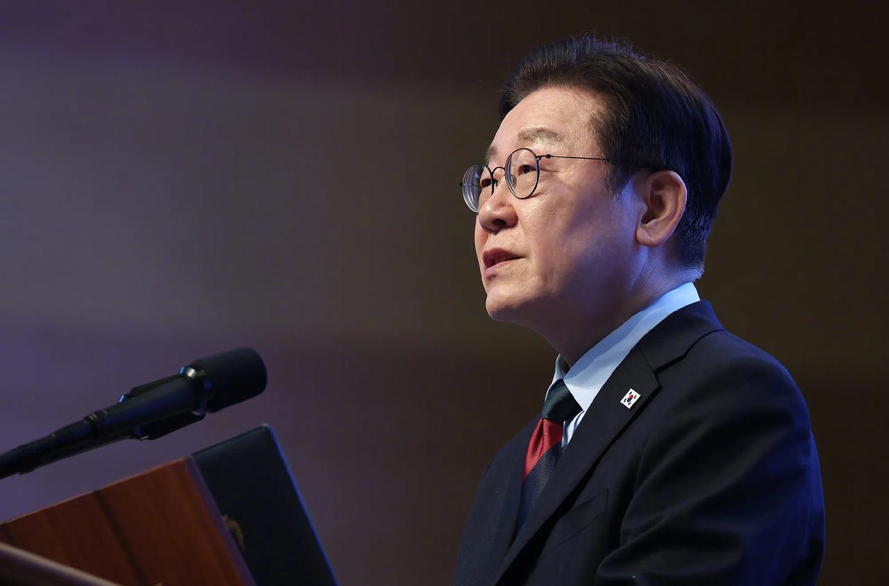 韩国传来消息！4月21日，韩国外交部公开表态，对日本首相高市早苗向靖国神社供