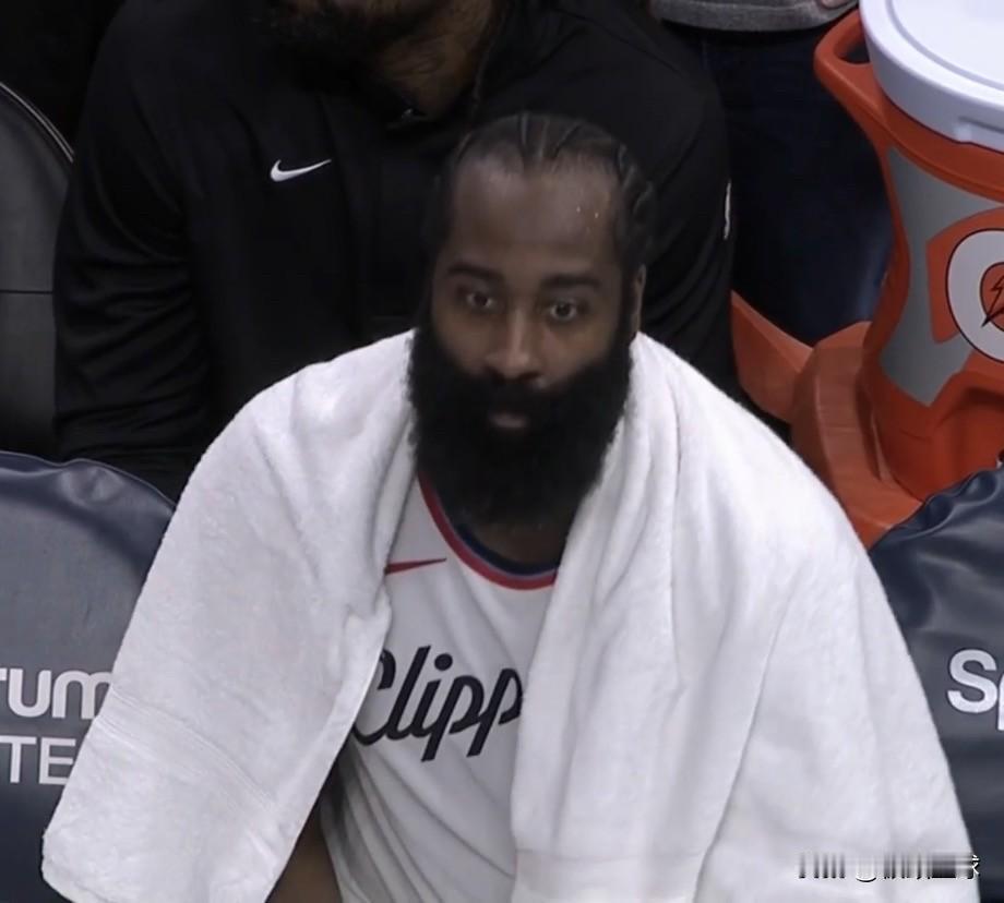 哈登真是打急眼了！单场10记三分球，狂砍55分，带队大胜强敌黄蜂，终止连败。