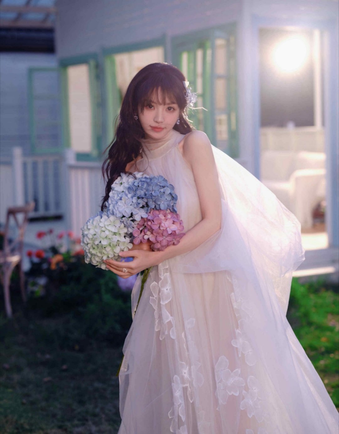 田曦薇你美！站在台子上落落大方的样子太迷人了！！！田曦薇你今天表现超级好！你是最