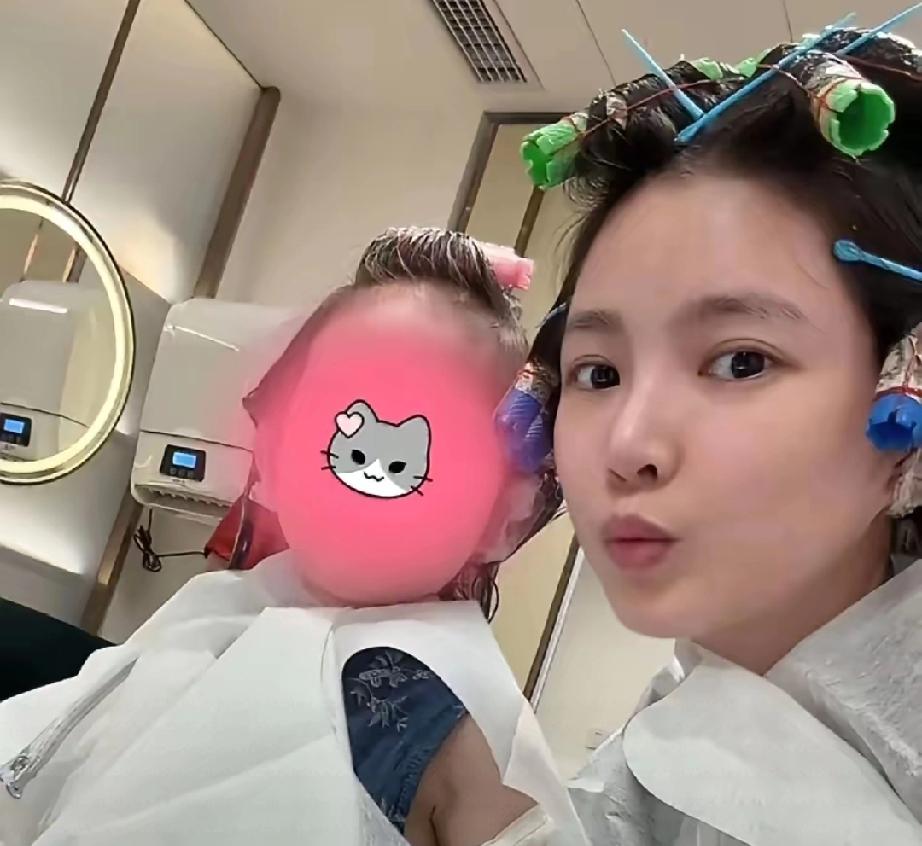 杜淳妻子深陷争议！5岁女儿烫发引全网热议5月5日，杜淳老婆王灿公开