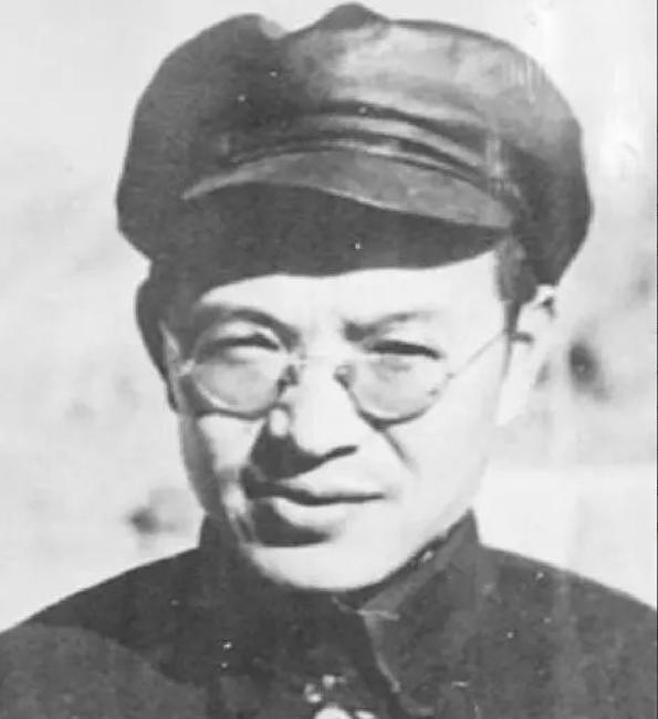 张闻天问王稼祥：我始终想不明白，我军只有3万人马，凭什么能战胜几十万强敌？王稼祥