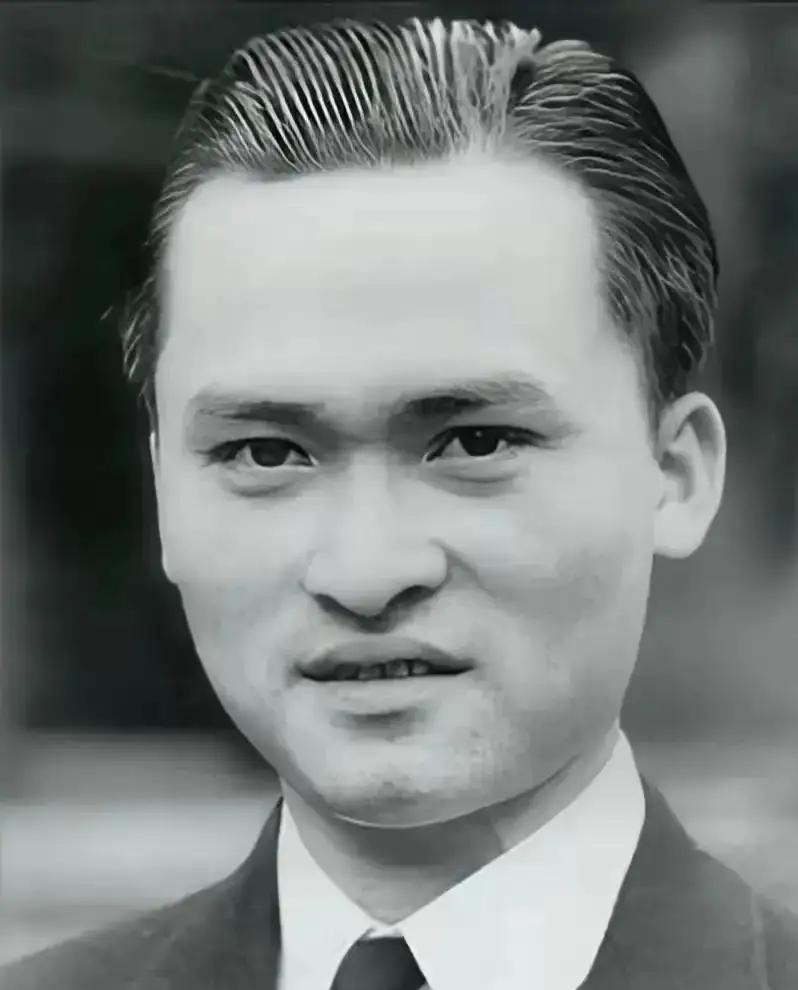 1942年，一名24岁的中国船员掉入北大西洋，靠着吃生鱼喝鸟血强撑了133天，然