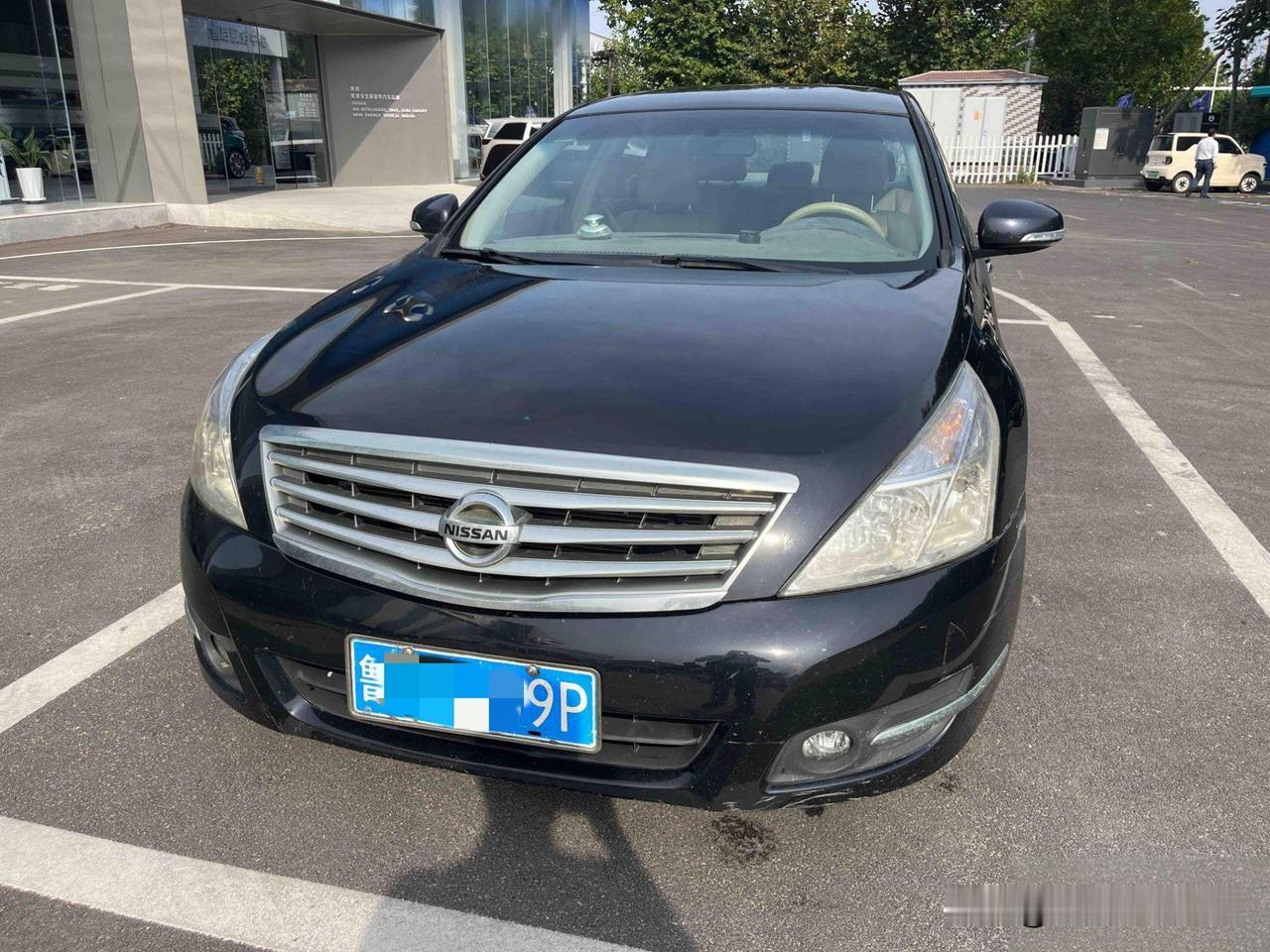 今天收报废车遇到一个无解的问题！车主去4S店提新车，4S店要求旧车必须卖给店内