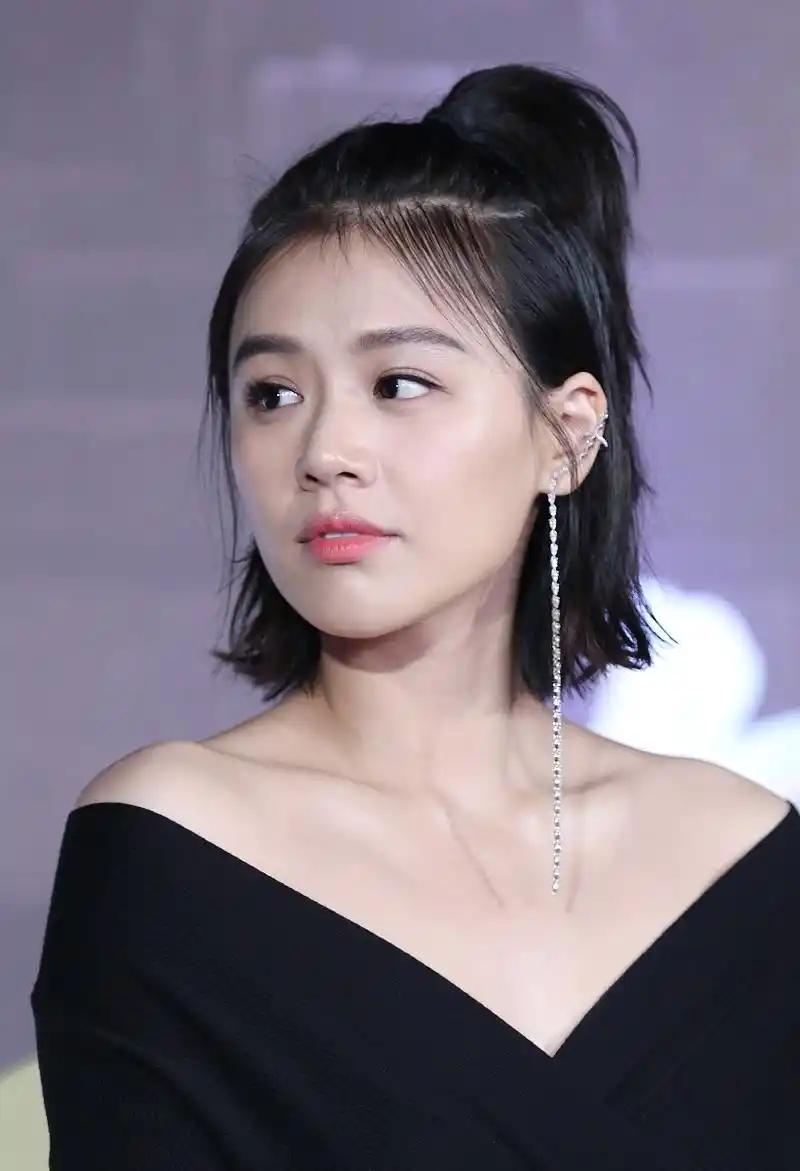 2014年，马思纯去试镜《左耳》，苏有朋觉得她太胖了，就拒绝了，蒋雯丽找到苏有朋