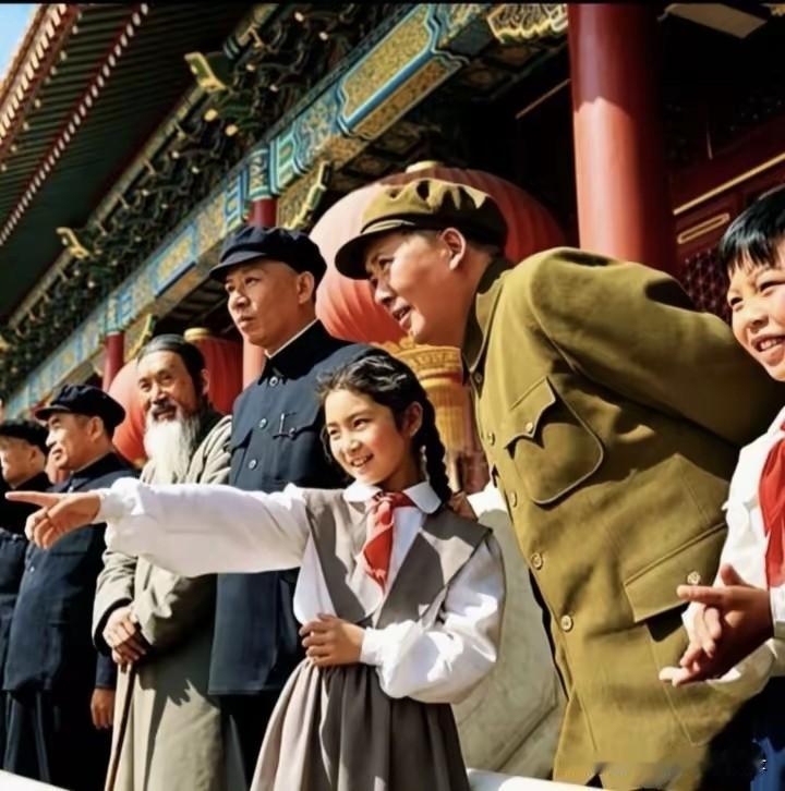 毛主席万岁！毛主席时代万岁！集体主义思想万岁！毛主席时代精神万岁！战无不