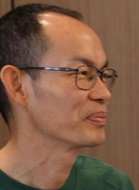 近日，《给阿嬷的情书》导演蓝鸿春以凤凰卫视前同事的身份，接受了凤凰卫视主持人吴小
