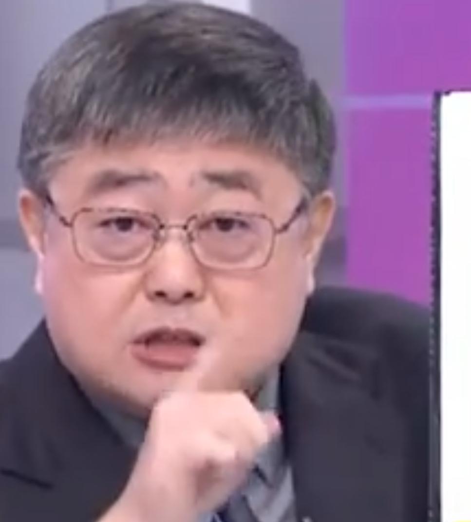 小舰长分析，林肯号生锈如此严重，很可能跟美军使用的油漆有关。说的直白一点，就