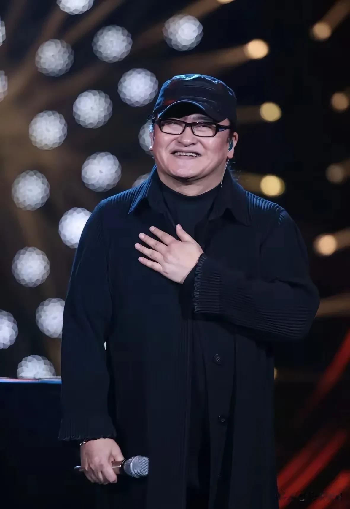 痛别刘欢老师：人生到最后，才读懂亲情的重量一代音乐人刘欢离开了我们。回