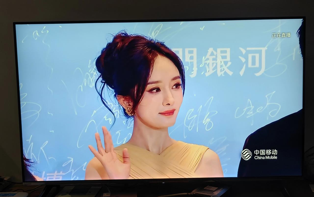 2025尖叫之夜，《生万物》红毯压轴，今天，一定是[玫瑰]幂[玫瑰]的主