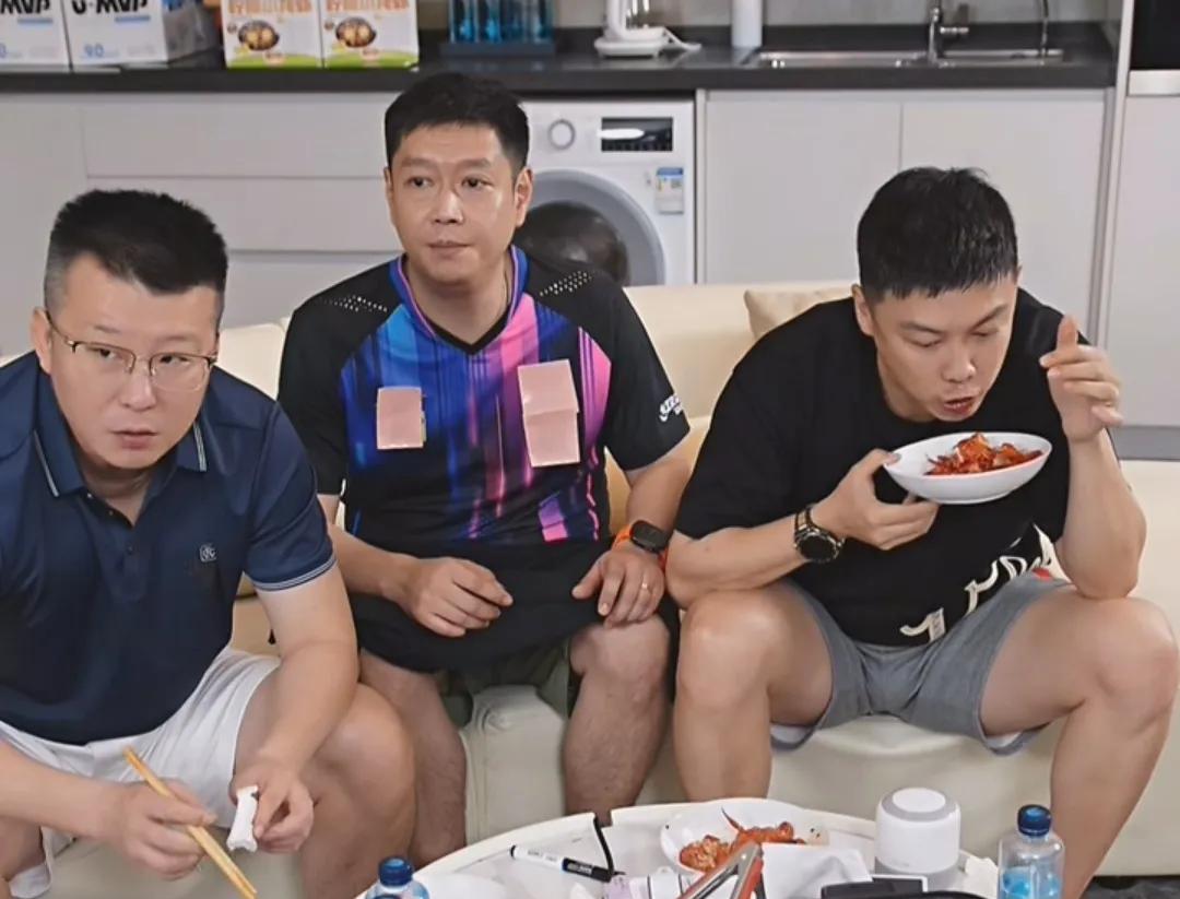 CoCo今天的直播太火爆了，点赞超过了八千万，他承诺送自己穿的运动服。哈哈，