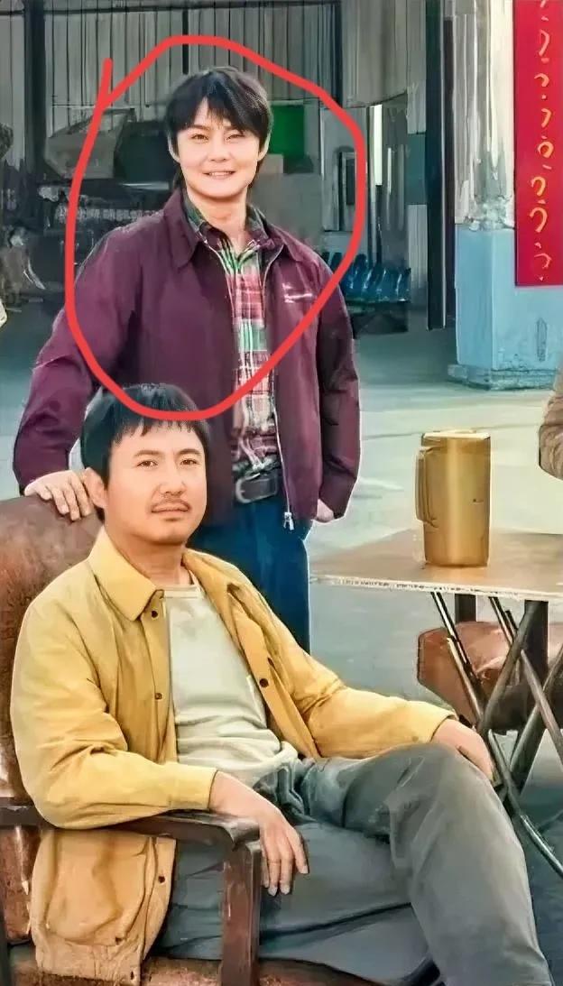 家人们，谁能告诉我演员尹正这到底怎么了？尹正曾经和沈腾，黄晓明，周冬雨，李小