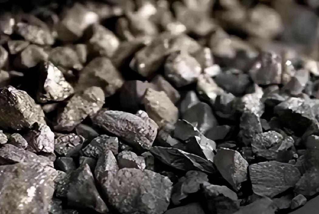 美国媒体慌了：湖南郴州卡住全球八成钨，白宫急砸120亿囤货 能让美国媒体集体