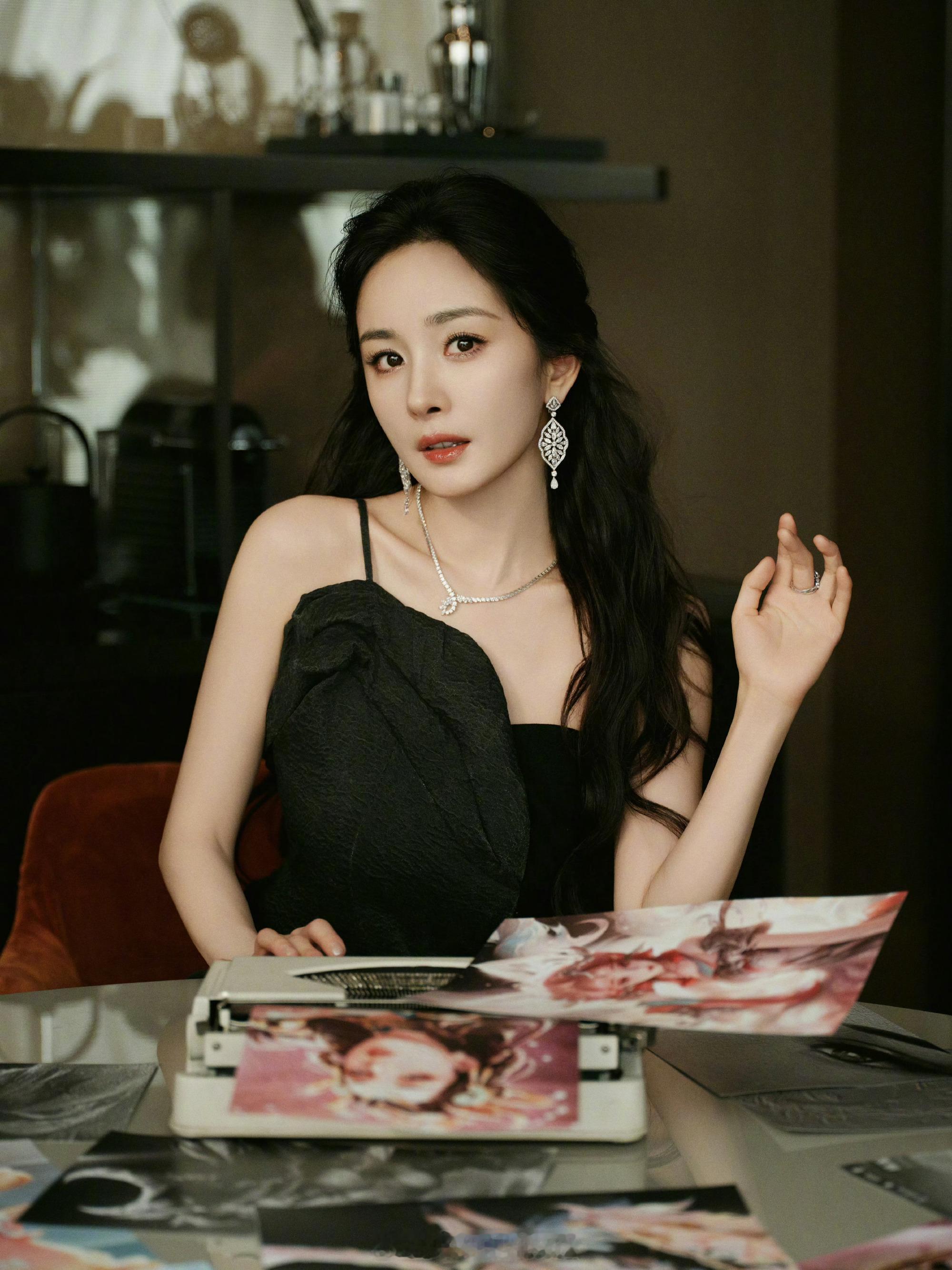 杨幂真是被大幂幂身材秀到了​​​