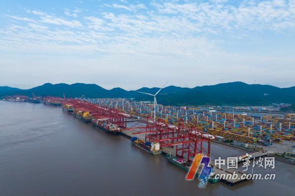 全球巨头抢滩 宁波崛起“船队管家”集群
