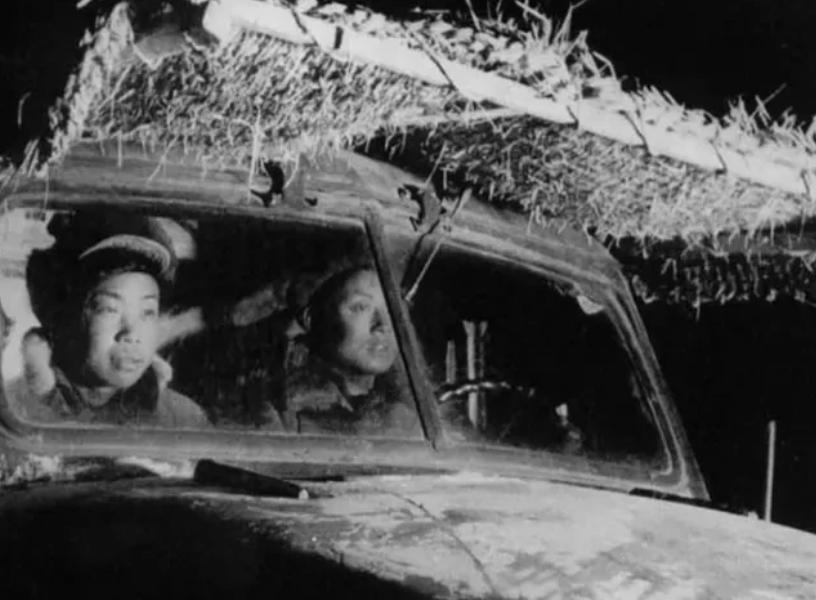 1950年，我军后勤受阻，洪学智却提议让美军来炸毁我们的后勤卡车。彭总听后火冒三