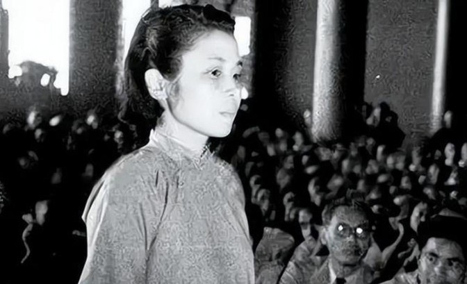 1940年，军统女特务冒死救下一名地下党，11年后，女特务被我党抓获，女特务提出