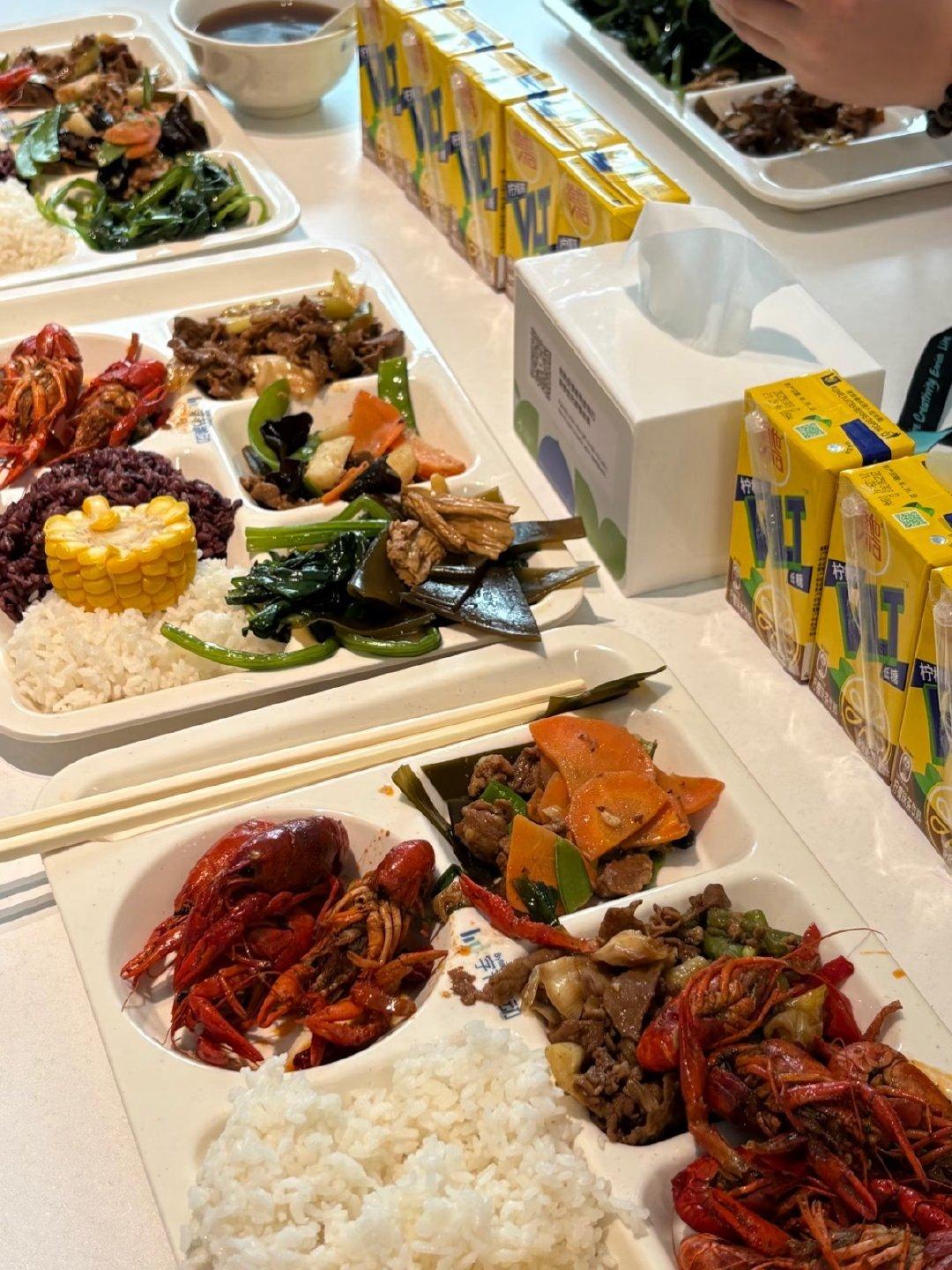 字节跳动每天100元的餐标，三餐免费，是真的壕啊。真可谓打工人的天花板。早餐2