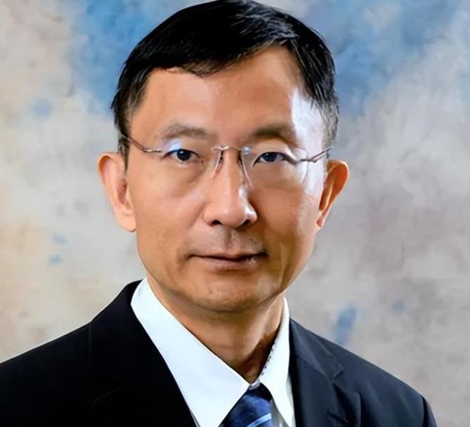 1988年，物理天才高华健放弃中国国籍，入籍美国，遭到国内谩骂和指责，可30年后