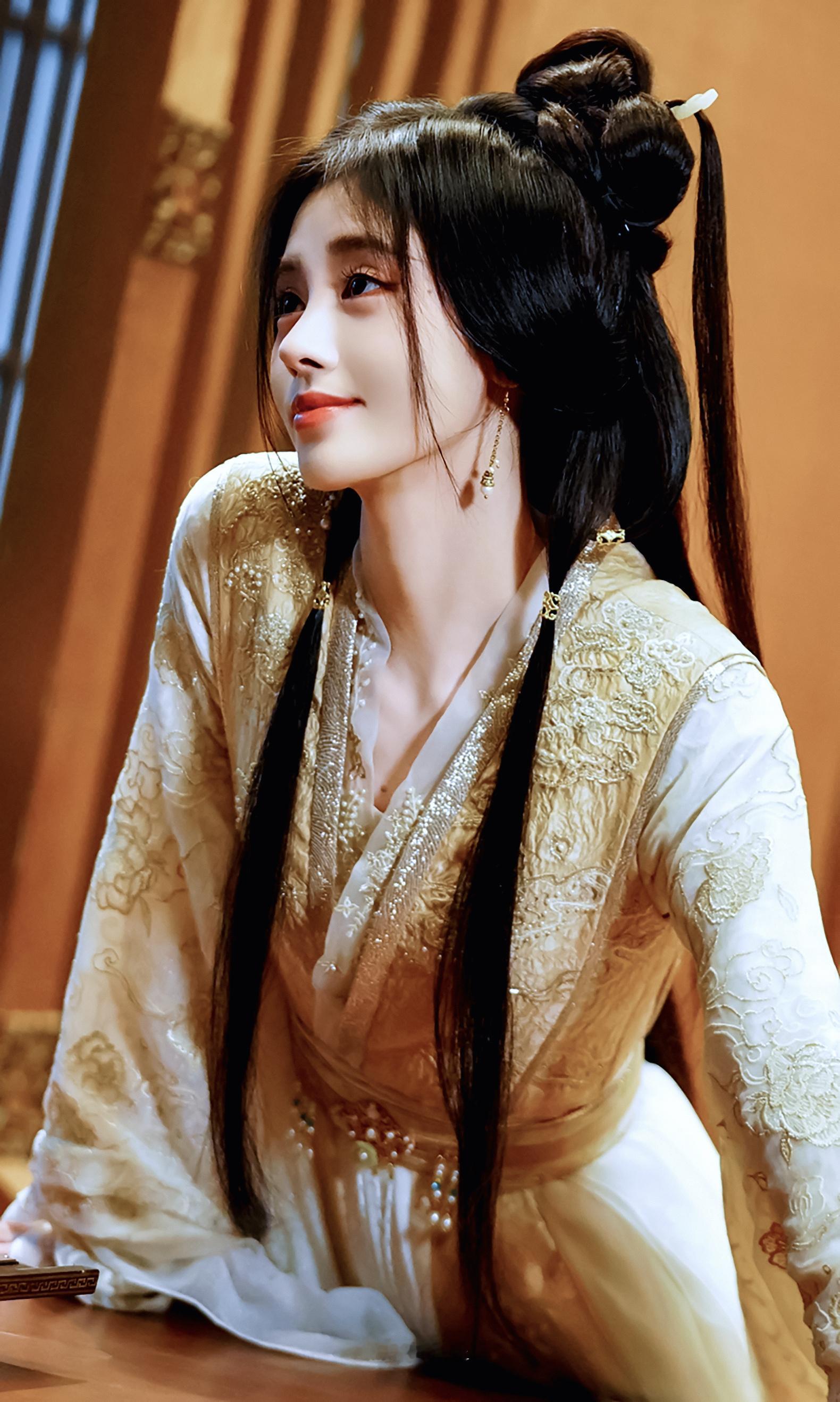 鞠婧祎《花间令》杨采薇☽壁纸-黄衣+魏晋风一小撮头发​​​