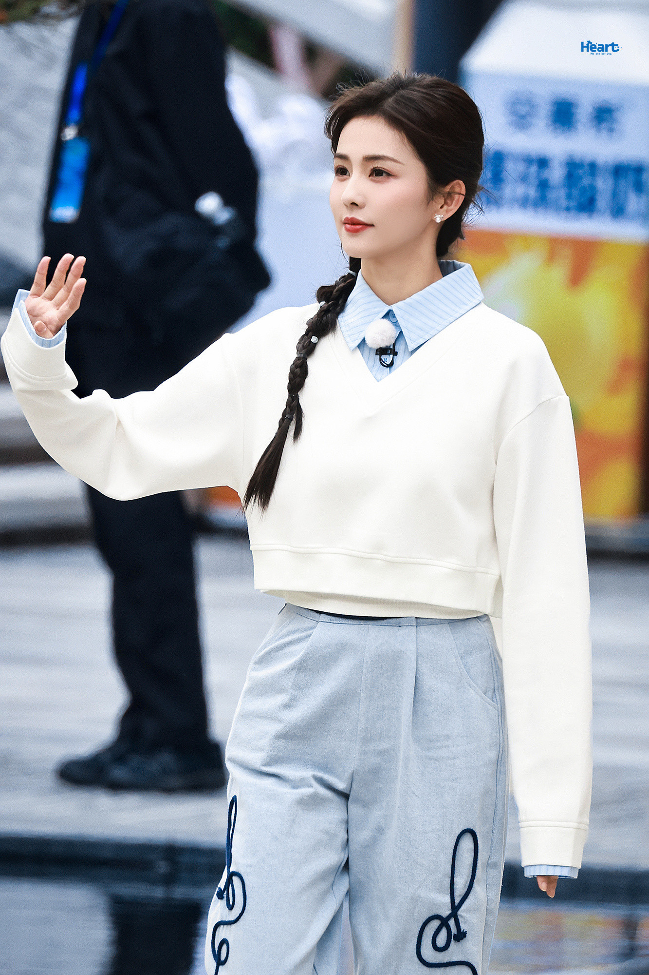 白鹿名牌变白梦妍梦想成真，小孩成了大明星一路奔跑，一路成长。​​​