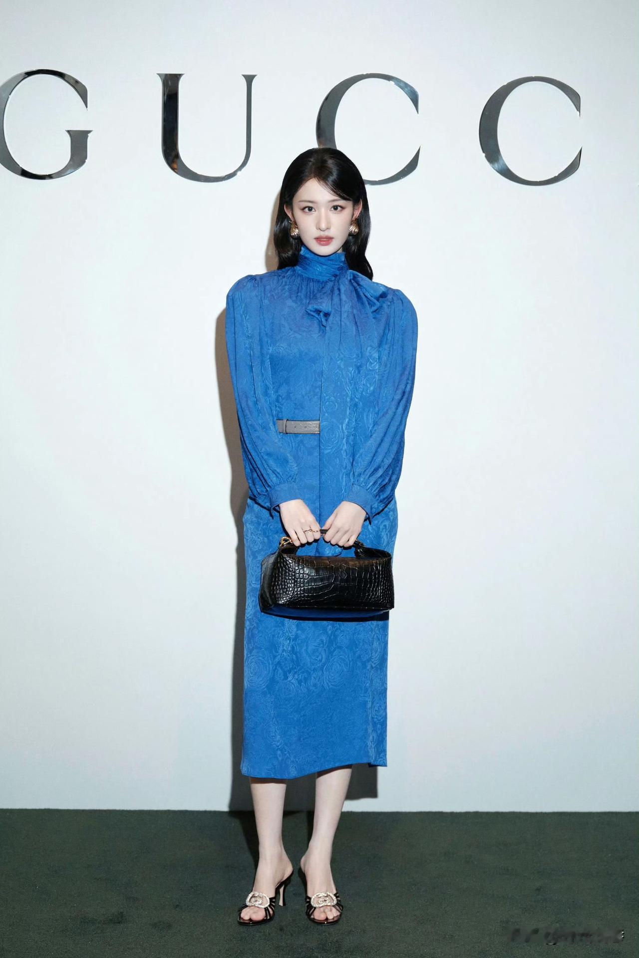 王楚然写真，优雅气质溢满屏幕！