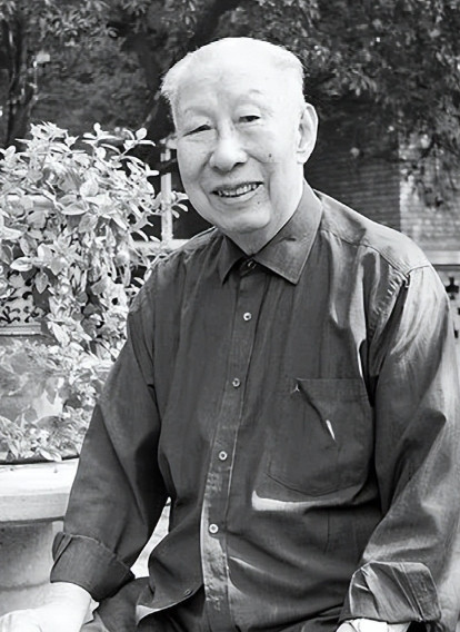 1943年，15个日军被八路军堵在窑洞里，拒不投降。哪知八路军指战员曾美嘿嘿一笑
