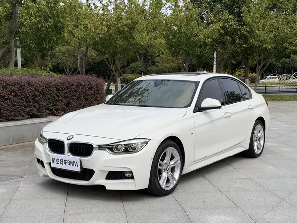 要被这台白宝马帅晕了！🚗17年标轴320i