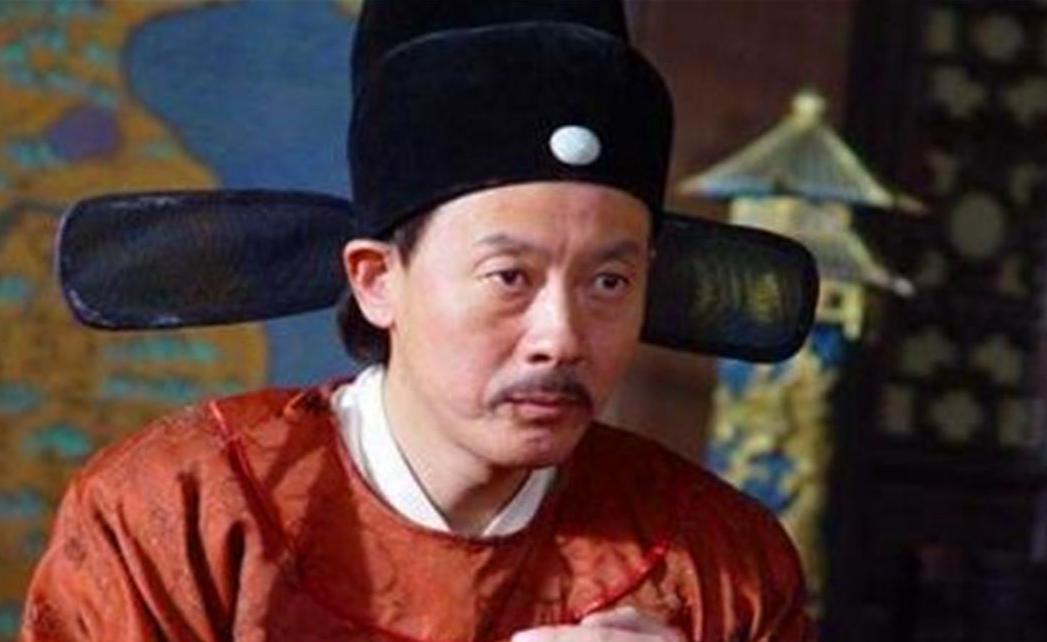 洪武二十五年，朱元璋夜闯户部尚书官宅，迎接他的是尚书夫人。第二天，户部尚书全宅的