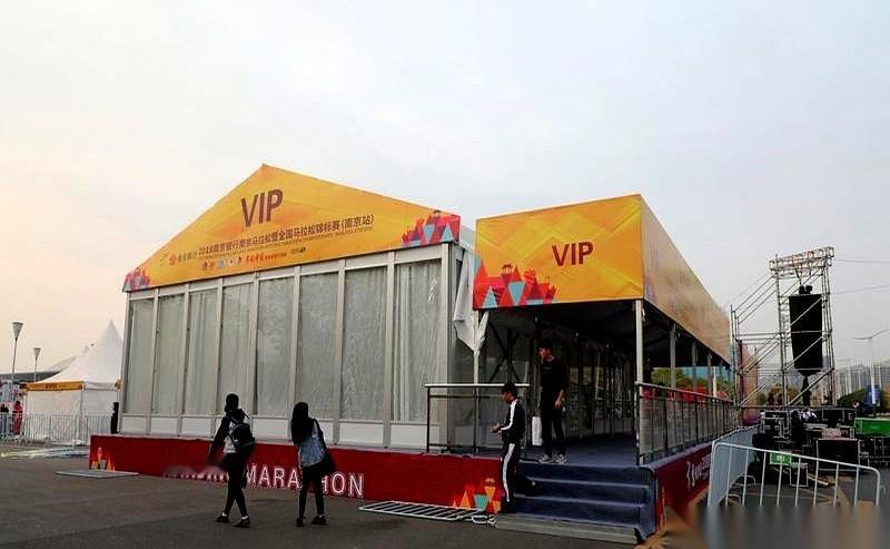 因为一场球赛，南京直接把总统府给免票了。就这一件事，够不够顶？泰州南通的球迷