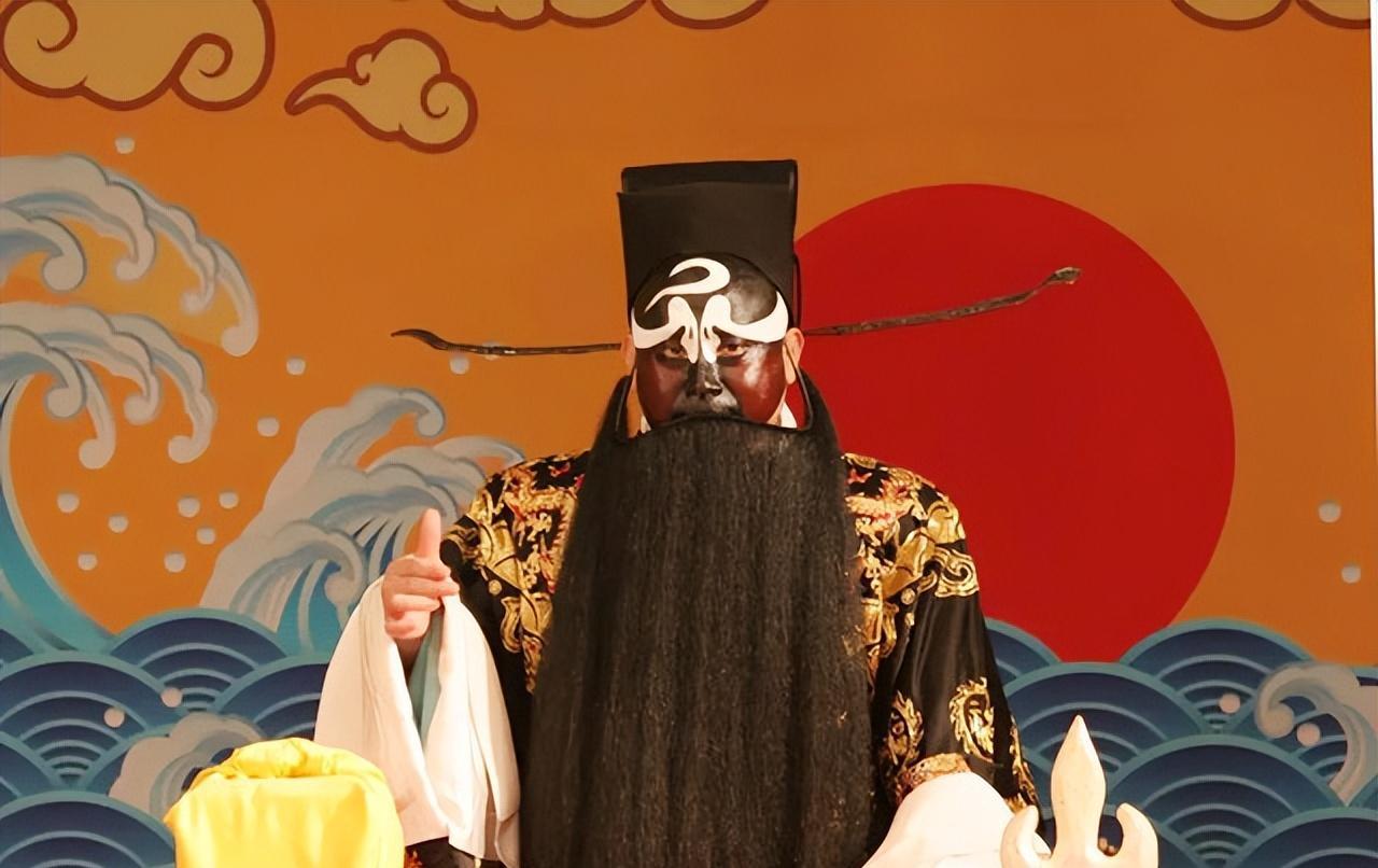 包拯，以其清廉和正义闻名遐迩。但很少有人知道，这位北宋名臣的家族传承不只停留