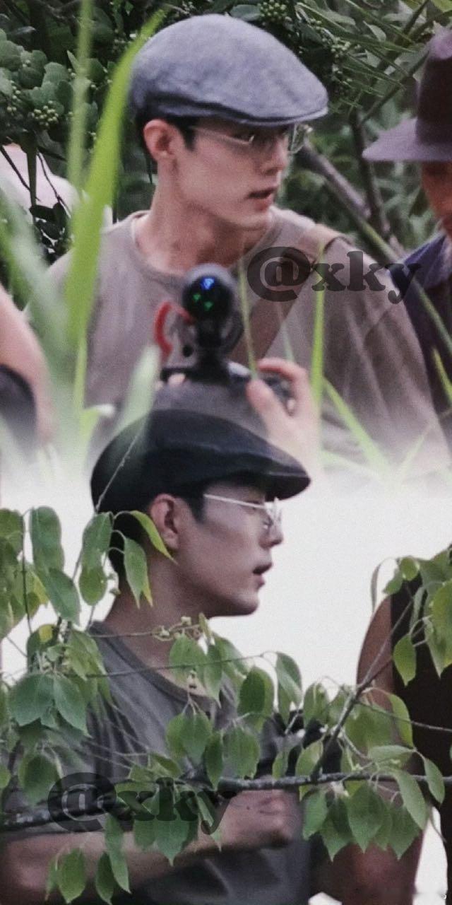 事实证明，当真美人出现，互联网就不无聊了肖战连续两天请客剧组肖战直播​​​