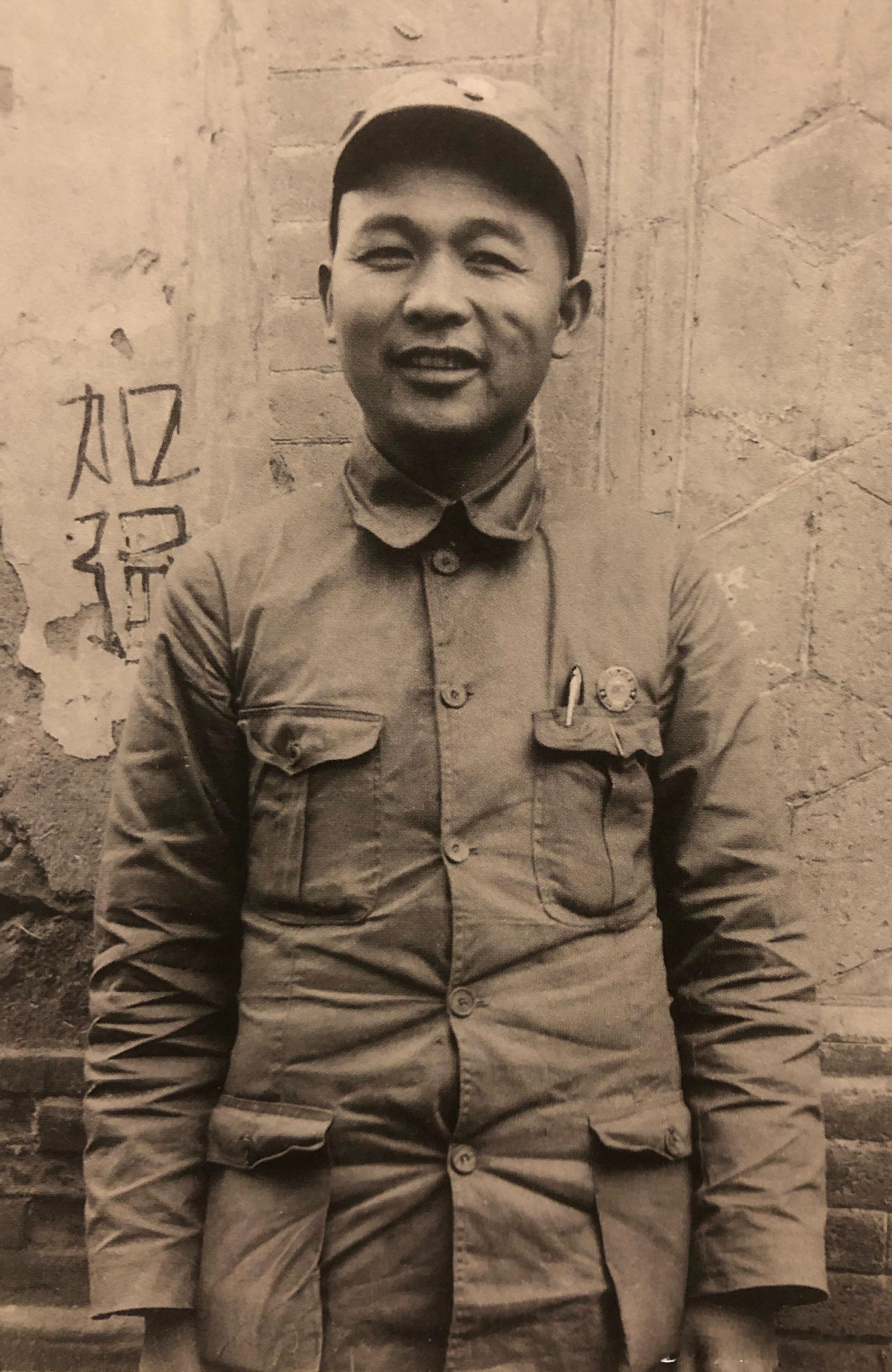 1938年9月八路军115师344旅旅长徐海东在延安历史影像