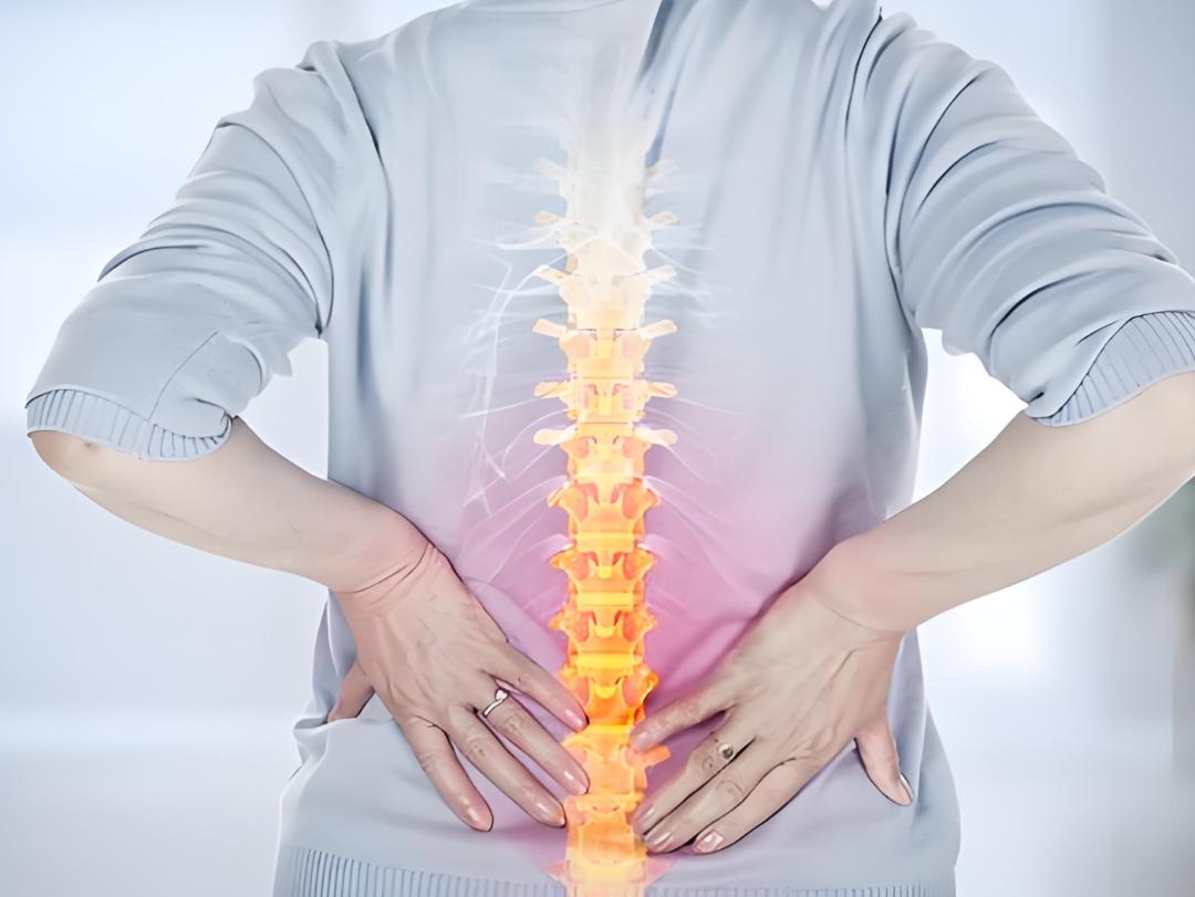 🤔你是不是也一查出“腰椎间盘突出”就吓得腿软？以为要瘫要手术？今天一文给你讲明