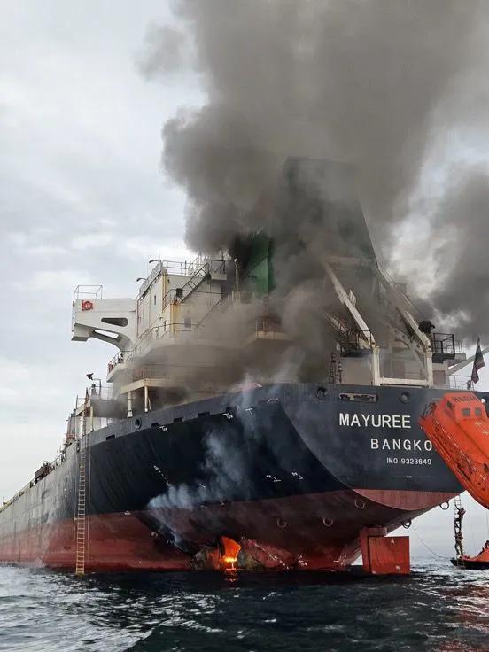 🚨🇮🇷🇺🇸据报道，伊朗在此次冲突中首次部署自杀式快艇，在伊拉克南部巴