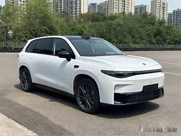 2026年，车市将出现3大颠覆性现象：1.油车正式走入下坡路，生产、销售及售