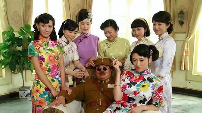 解放后，川军名将范绍增将七个妻子叫到身边，现在实行一夫一妻了，七个当中，只能留一