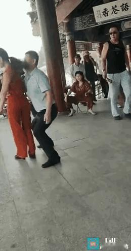有没有懂医学的，大哥这是怎么了啊