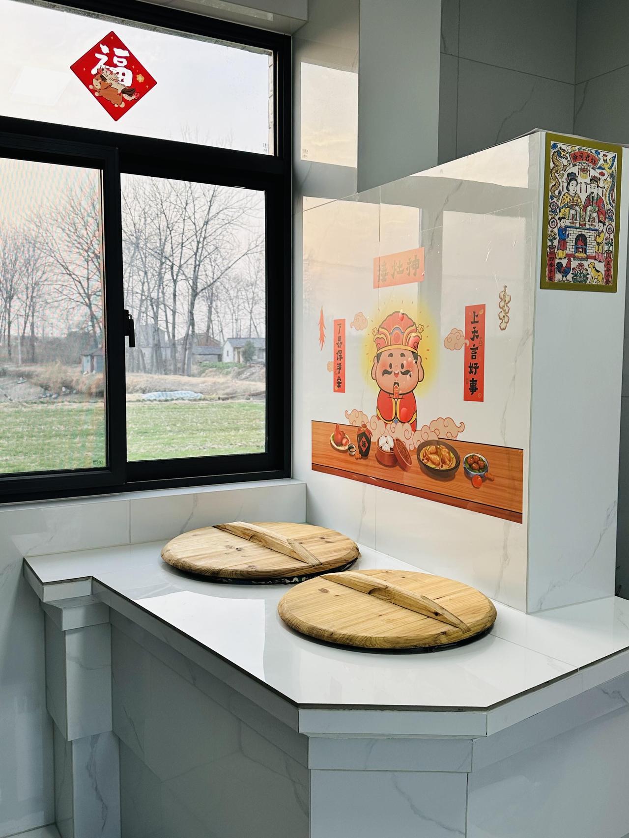 农村父母的家，因为干净而富足，江苏一女生晒出农村自建的家，平时就父母二人住，虽然