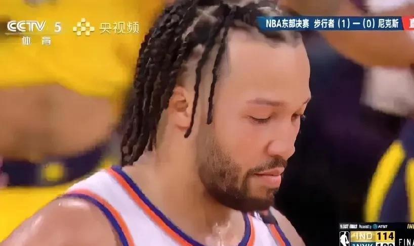 比赛一输，布伦森嚣张不起来了，眼神都不好意思跟哈利伯顿对视了。比赛刚开打没多久