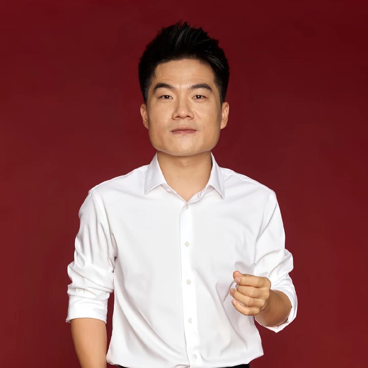 我有一种强烈的预感！董宇辉即将回归东方甄选原因很简单，因为小孙宣布离职了。