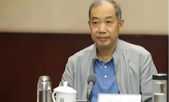马伟明猜中了,百亿核航母变成烂尾工程,军方给出最后的期限,中国教授竟然预言了美国