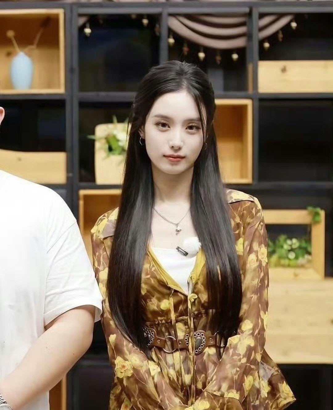 徐艺洋和路人合影照，这颜值怪不得能迷住黄子韬！​