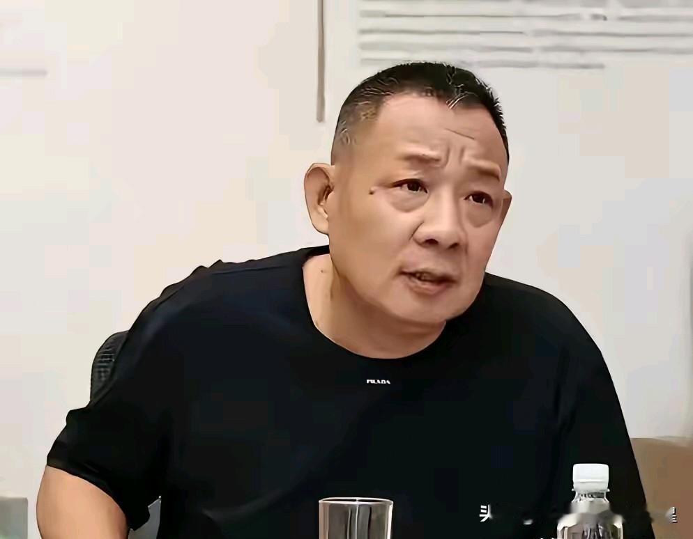顾客扇了胖东来员工耳光，警方因打人者精神分裂未予处罚。于东来不妥协，给受害员工5