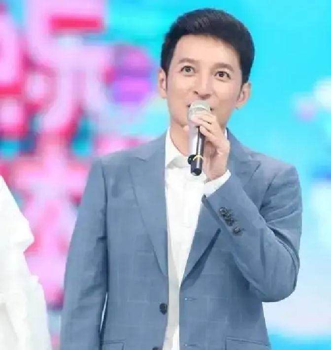 收视飙到3.2%那秒，他回来了三年前李维嘉突然隐身，没有声明，没有预告。跨